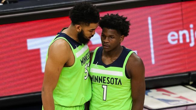 2024海峡两岸暨港澳帆船赛的轻松时刻.